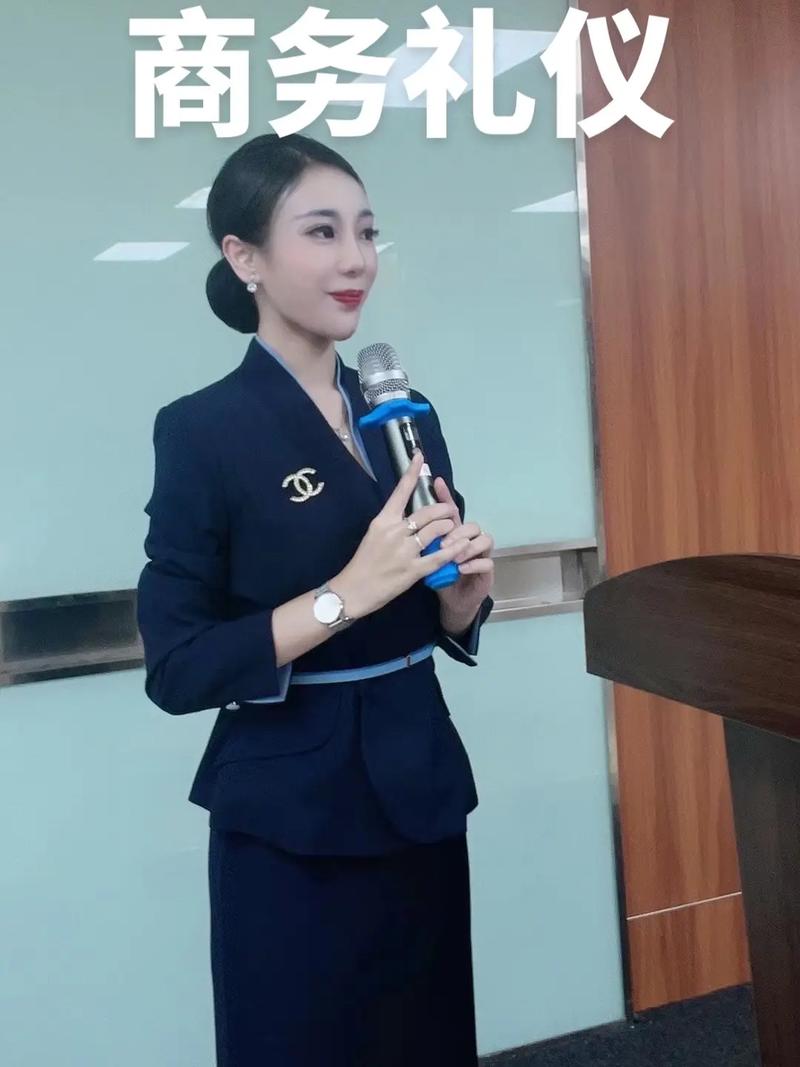 從產(chǎn)品到服務(wù)，從服務(wù)到體驗(yàn) 保險(xiǎn)行業(yè)商務(wù)禮儀與會(huì)展服務(wù)的新融合